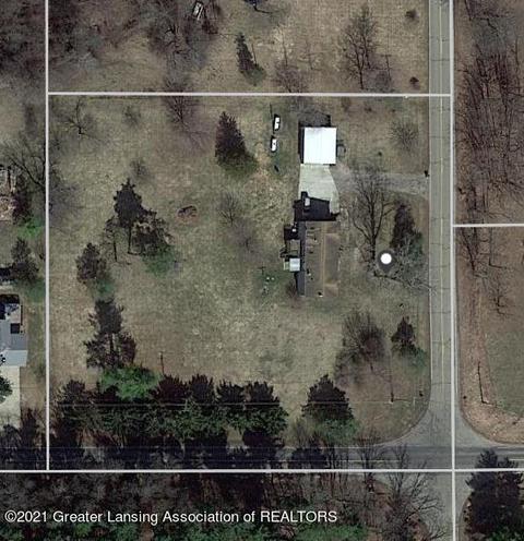 13998 Center Rd, Bath, MI 48808 photo 6