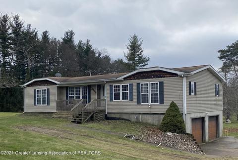 13998 Center Rd, Bath, MI 48808 photo 2