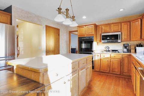 3363 Silverspring Dr, Dewitt, MI 48820 photo 13
