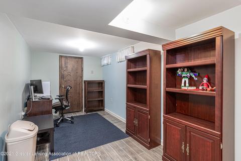 1633 Wanstead, Holt, MI 48842 photo 13