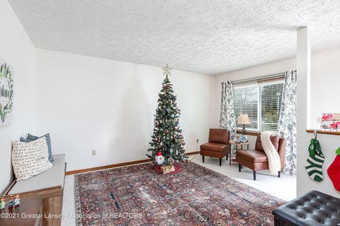1633 Wanstead, Holt, MI 48842 photo 3