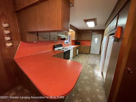 15053 Nichols Rd, Bath, MI 48808 photo 8