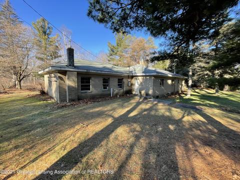 15053 Nichols Rd, Bath, MI 48808 photo 3