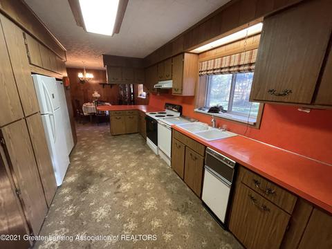 15053 Nichols Rd, Bath, MI 48808 photo 6
