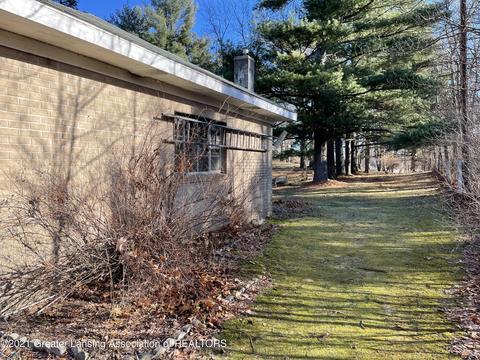 15053 Nichols Rd, Bath, MI 48808 photo 4