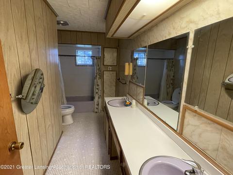 15053 Nichols Rd, Bath, MI 48808 photo 17