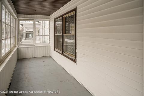 315 Smith Ave, Lansing, MI 48910 photo 2