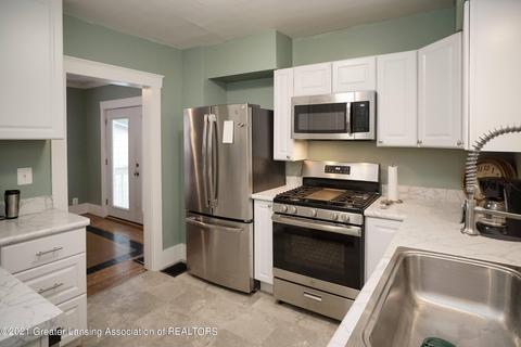315 Smith Ave, Lansing, MI 48910 photo 12
