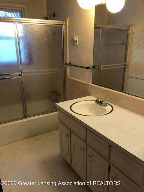 13764 Hamersley Dr, Bath, MI 48808 photo 24