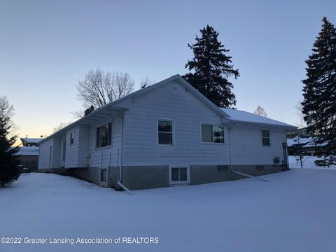 13764 Hamersley Dr, Bath, MI 48808 photo 4