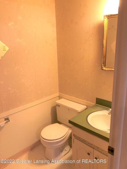 13764 Hamersley Dr, Bath, MI 48808 photo 19
