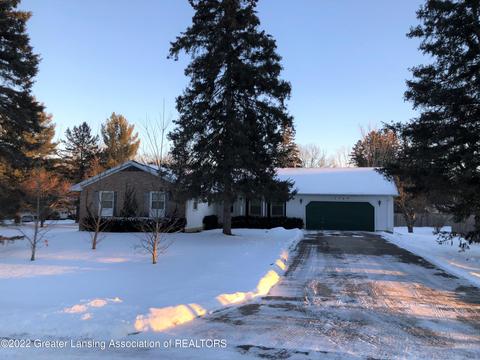 13764 Hamersley Dr, Bath, MI 48808 photo 2