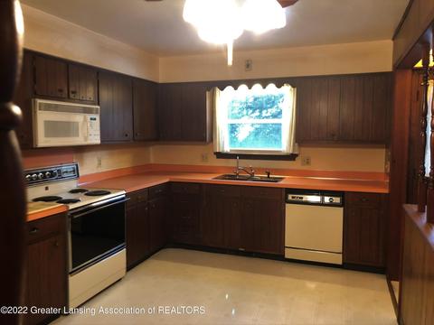 13764 Hamersley Dr, Bath, MI 48808 photo 12