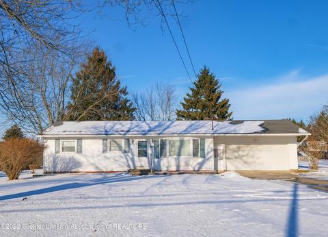 809 E Webb Dr, Dewitt, MI 48820 photo 1
