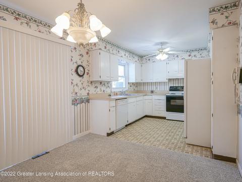809 E Webb Dr, Dewitt, MI 48820 photo 5