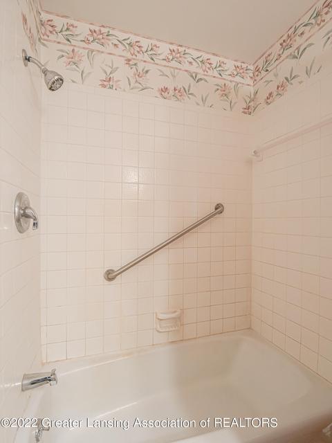 809 E Webb Dr, Dewitt, MI 48820 photo 11