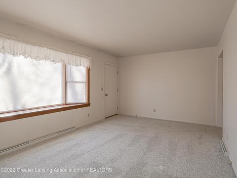 809 E Webb Dr, Dewitt, MI 48820 photo 3