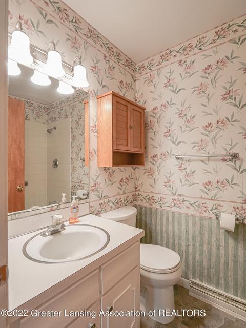 809 E Webb Dr, Dewitt, MI 48820 photo 10