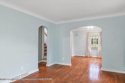 1112 Pershing Dr, Lansing, MI 48910 photo 4