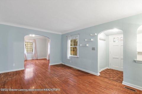 1112 Pershing Dr, Lansing, MI 48910 photo 5