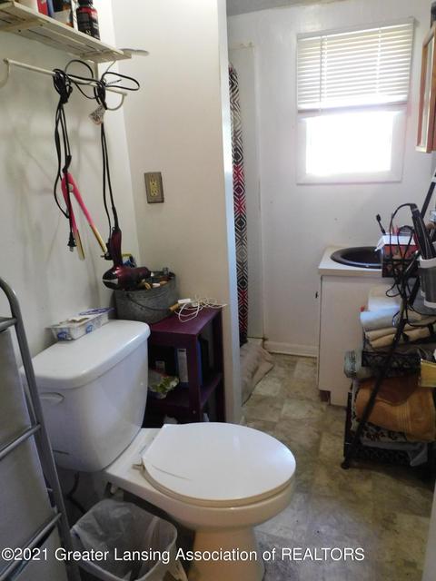 13610 Main St, Bath, MI 48808 photo 21