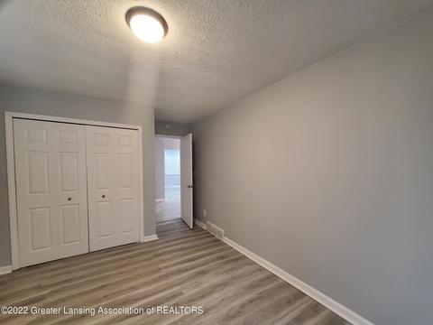 522 Dunlap St, Lansing, MI 48910 photo 9