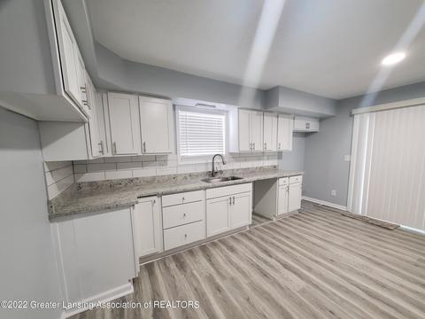 522 Dunlap St, Lansing, MI 48910 photo 6