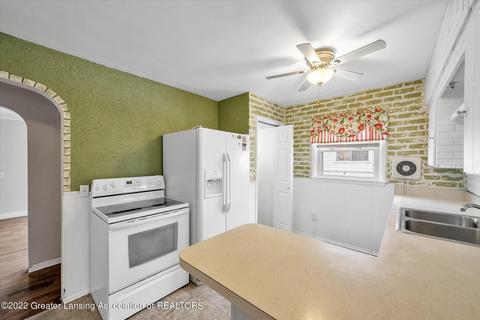 519 E Cavanaugh Rd, Lansing, MI 48910 photo 11