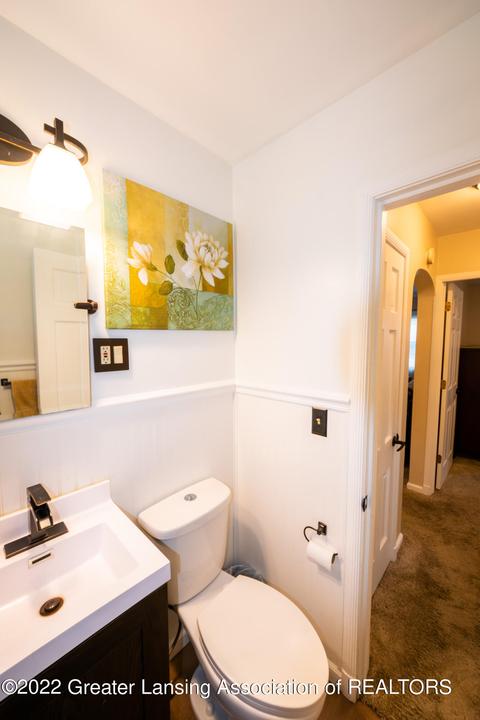 1600 Berkeley Dr, Lansing, MI 48910 photo 17