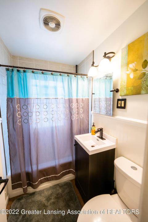 1600 Berkeley Dr, Lansing, MI 48910 photo 14
