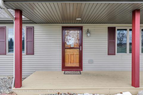 1114 S Eifert Rd, Mason, MI 48854 photo 2