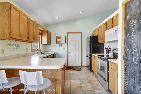 1114 S Eifert Rd, Mason, MI 48854 photo 7