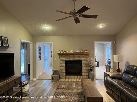 3853 Danbridge Dr, Lansing, MI 48906 photo 8
