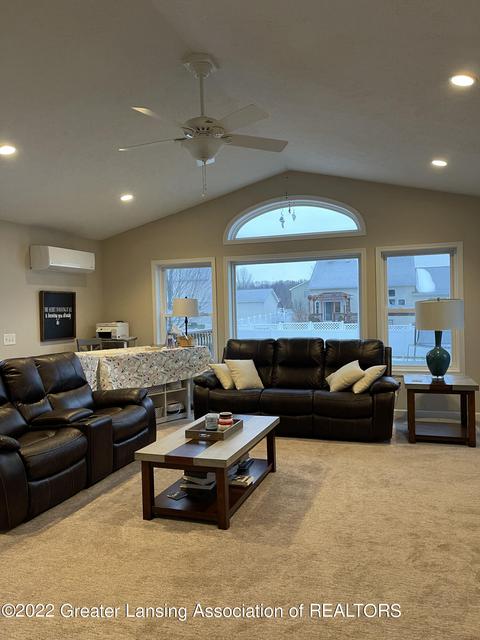 3853 Danbridge Dr, Lansing, MI 48906 photo 6
