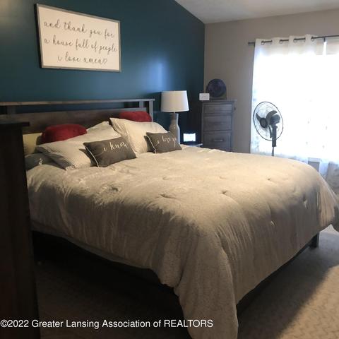 3853 Danbridge Dr, Lansing, MI 48906 photo 22
