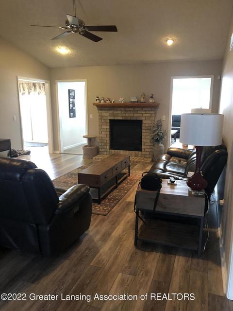 3853 Danbridge Dr, Lansing, MI 48906 photo 10