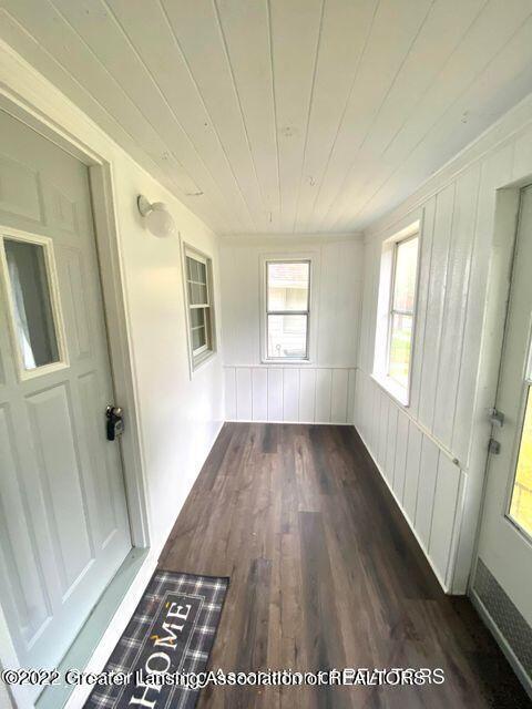 117 E Reasoner St, Lansing, MI 48906 photo 2