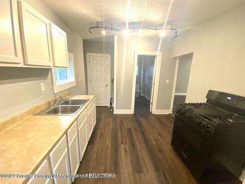 117 E Reasoner St, Lansing, MI 48906 photo 6