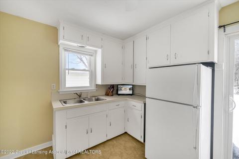 2339 Lyons Ave, Lansing, MI 48910 photo 8