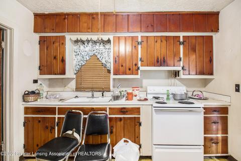 111 Everettdale Ave, Lansing, MI 48910 photo 8