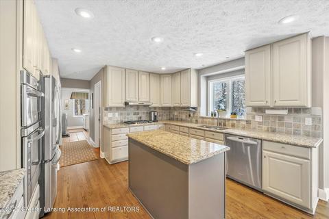 5519 Silverleaf Ct, Haslett, MI 48840 photo 15
