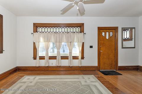 418 Smith Ave, Lansing, MI 48910 photo 2