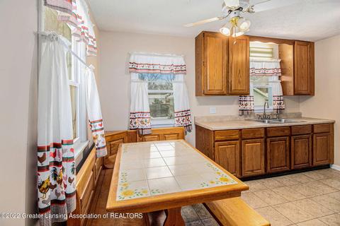 117 E Cavanaugh Rd, Lansing, MI 48910 photo 6