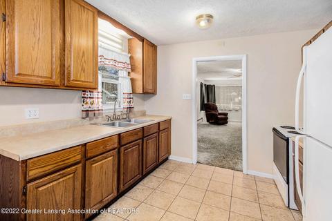117 E Cavanaugh Rd, Lansing, MI 48910 photo 7