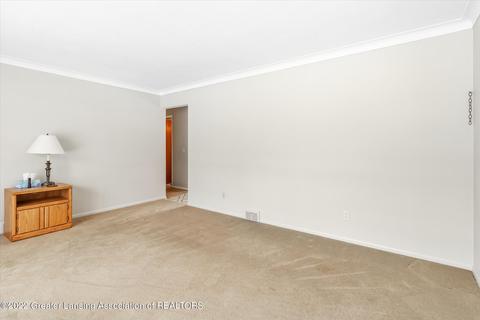 15253 Pinehurst Dr, Lansing, MI 48906 photo 9