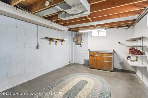 15253 Pinehurst Dr, Lansing, MI 48906 photo 32