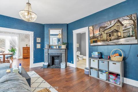 523 Cherry St, Lansing, MI 48933 photo 9