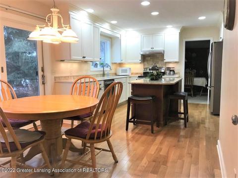 3942 White Pine Dr, Dewitt, MI 48820 photo 11