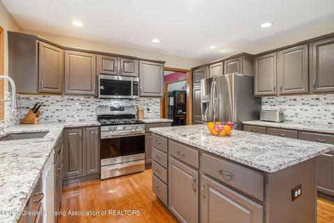 3350 Silverspring Dr, Dewitt, MI 48820 photo 4