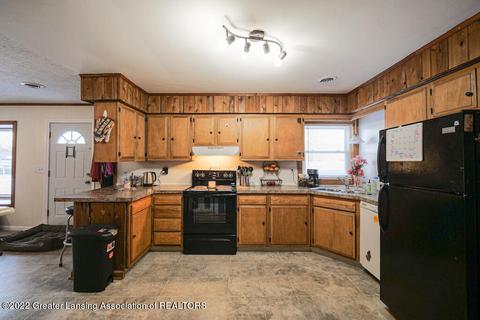 5760 Park Lake Rd, Bath, MI 48808 photo 6